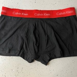 Mens Calvin Klein Trunk in black with red waistband